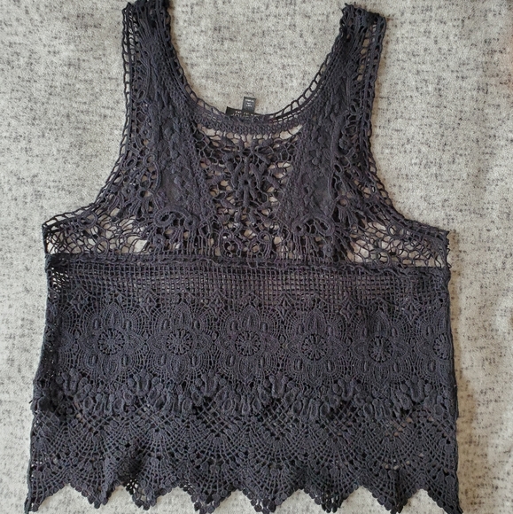 🔥3/$30 Crochet Tank Top - Picture 5 of 10